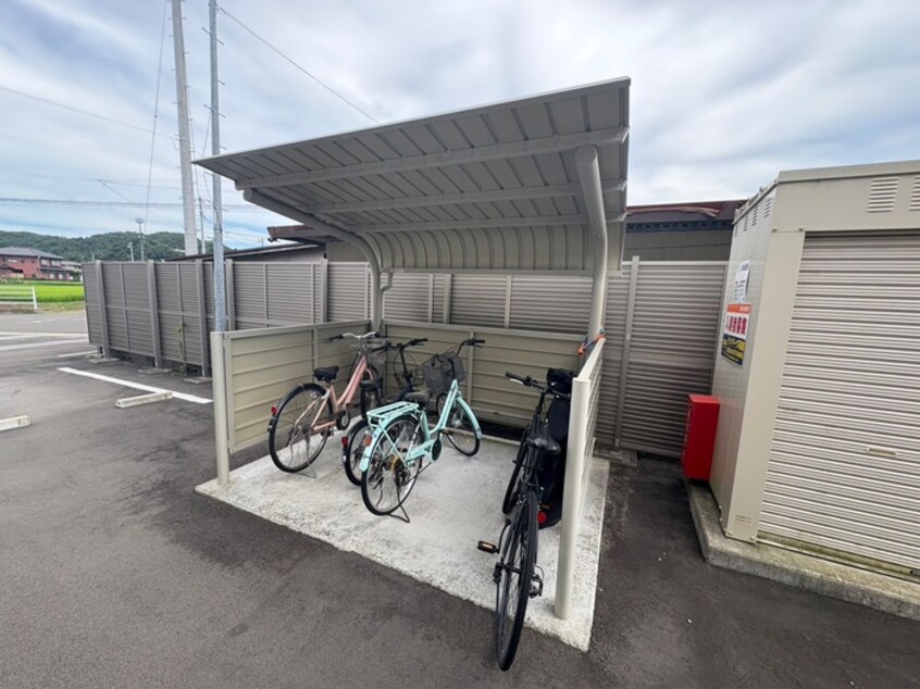 駐輪場 ヴェルジェHanDen