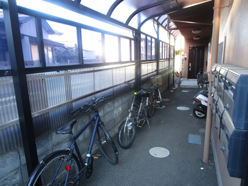 駐輪場 シャロ－ム原町