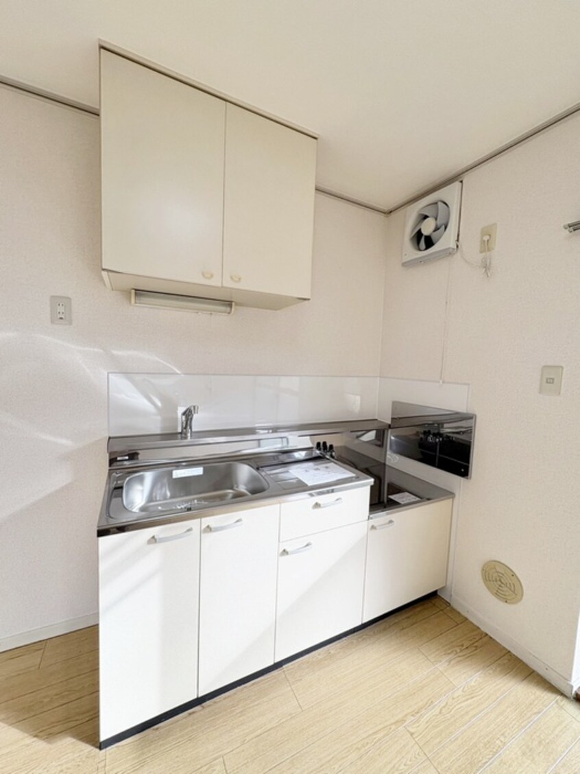 キッチン エステ－トピア赤井Ｂ