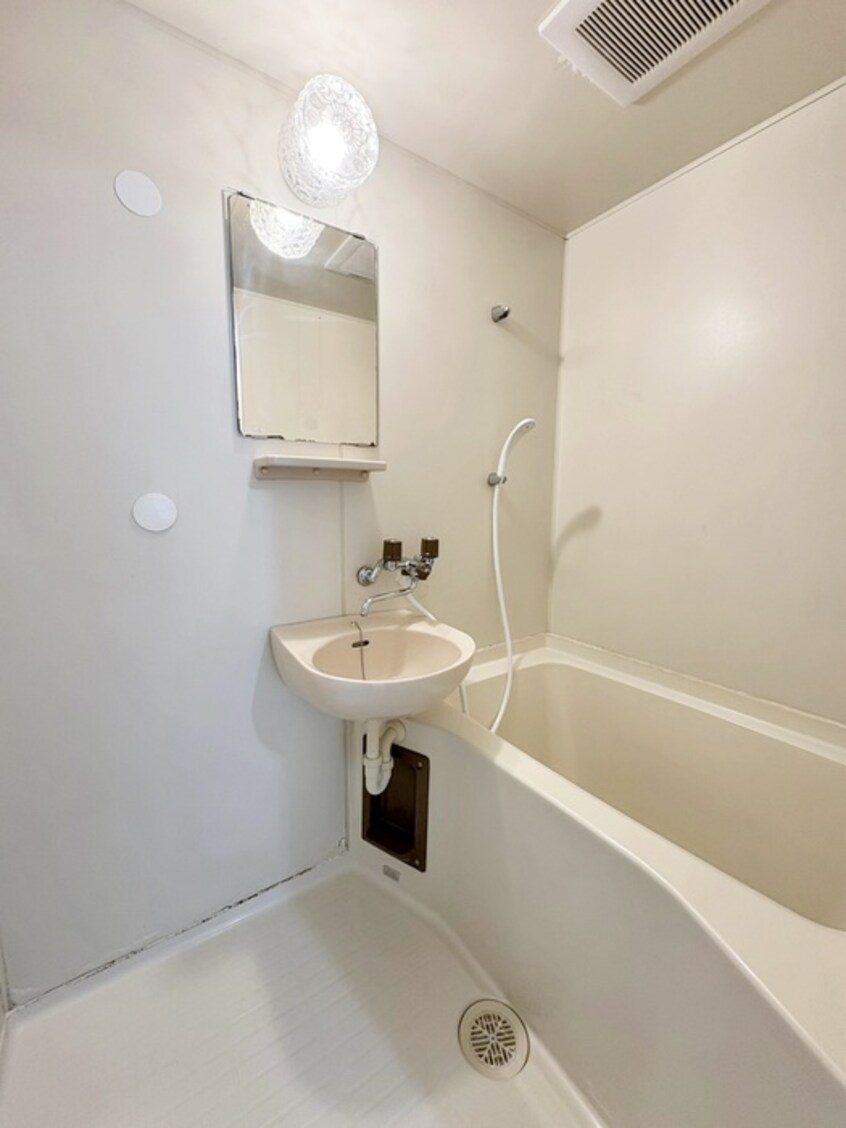 バス／シャワールーム等 エステ－トピア赤井Ｂ