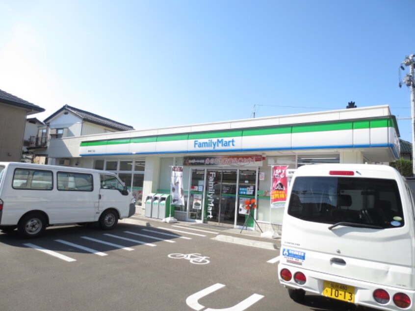 ファミリーマート 新寺４丁目店(コンビニ)まで550m サ－ティラブ