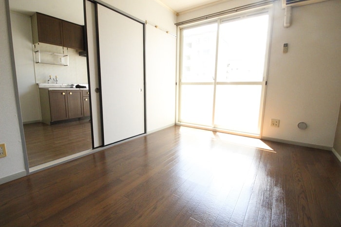 居室 トゥインクルコート文化町7番館