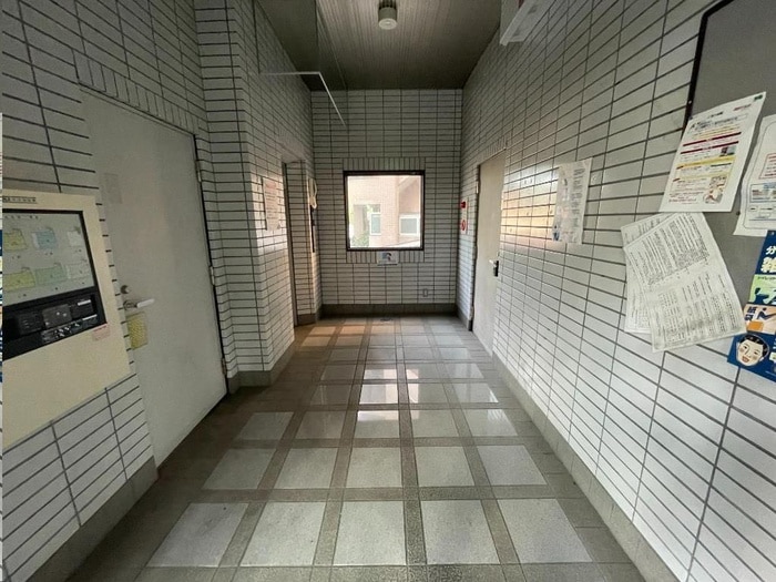 エントランス部分 越路ハイツ