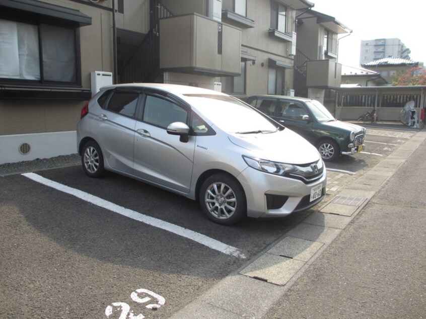 駐車場 PARCROSETTE(伊在）5番館