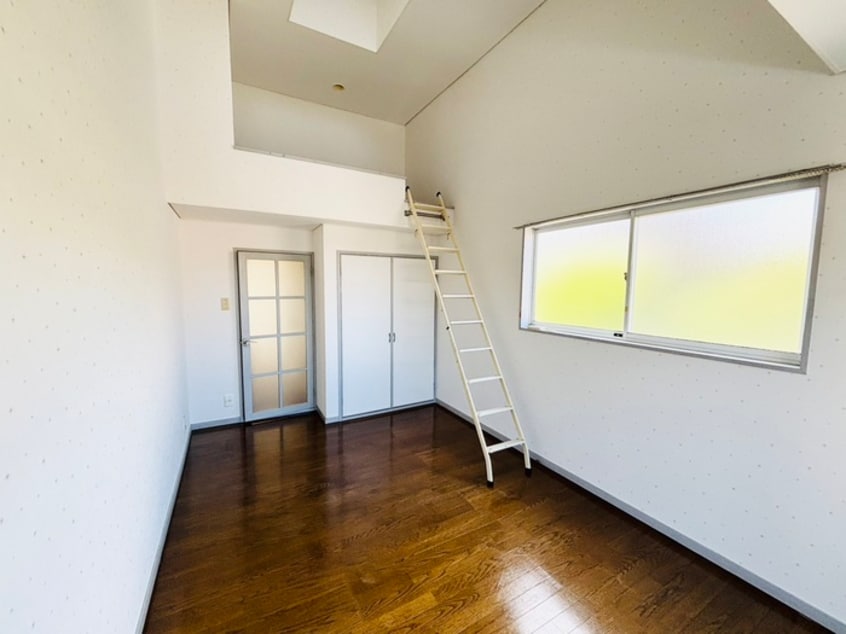 居室 ロフティ遠藤