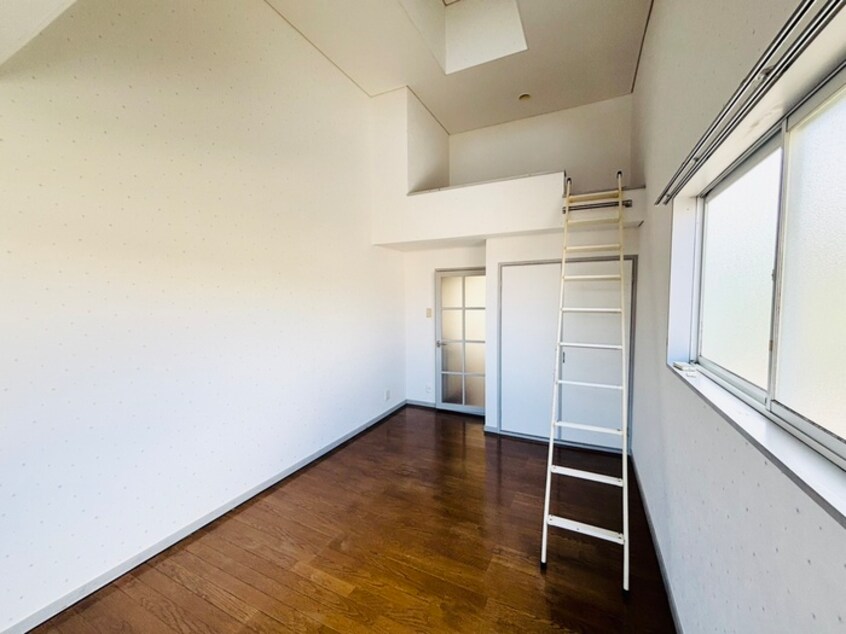 居室 ロフティ遠藤