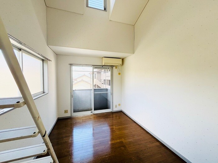 居室 ロフティ遠藤