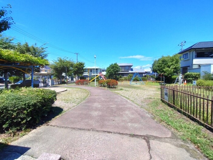 あけの平２丁目公園(公園)まで30m Ｇａｒａｇｅ　Ｌｕｓｓｏ　Ａ
