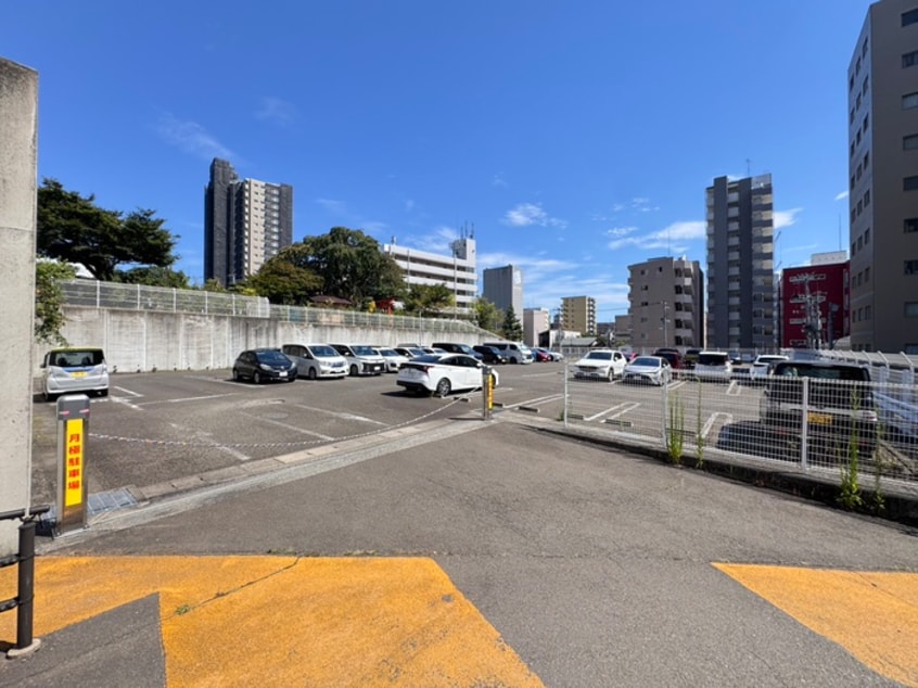 駐車場 サークル１０ビル