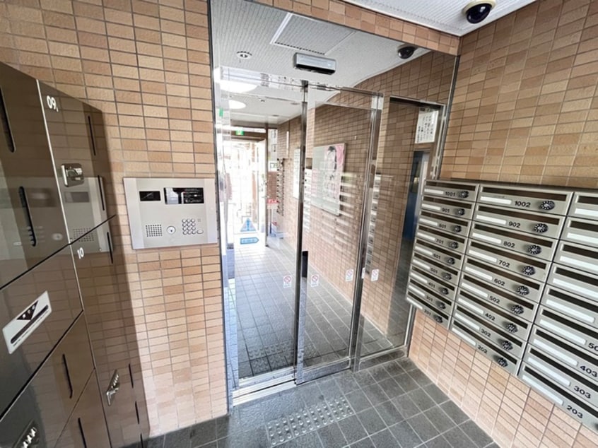 エントランス部分 サークル１０ビル