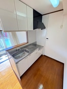 キッチン サークル１０ビル