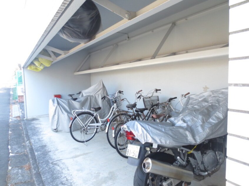 バイク置き場 ＲＥＳＩＤＥＮＺ・Ｓ・Ｓ