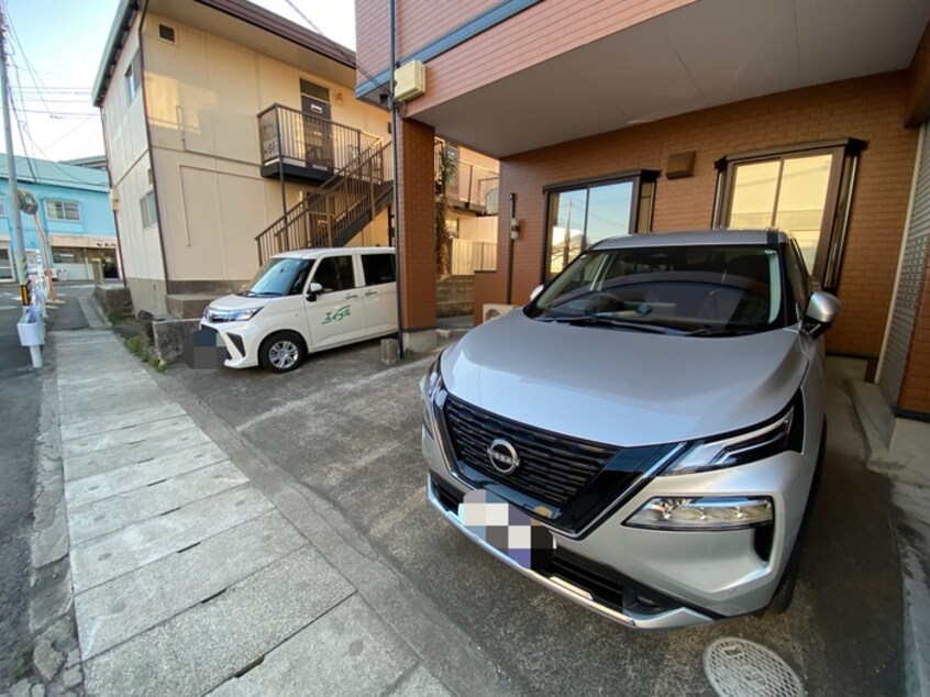 駐車場 グレ－トイン３