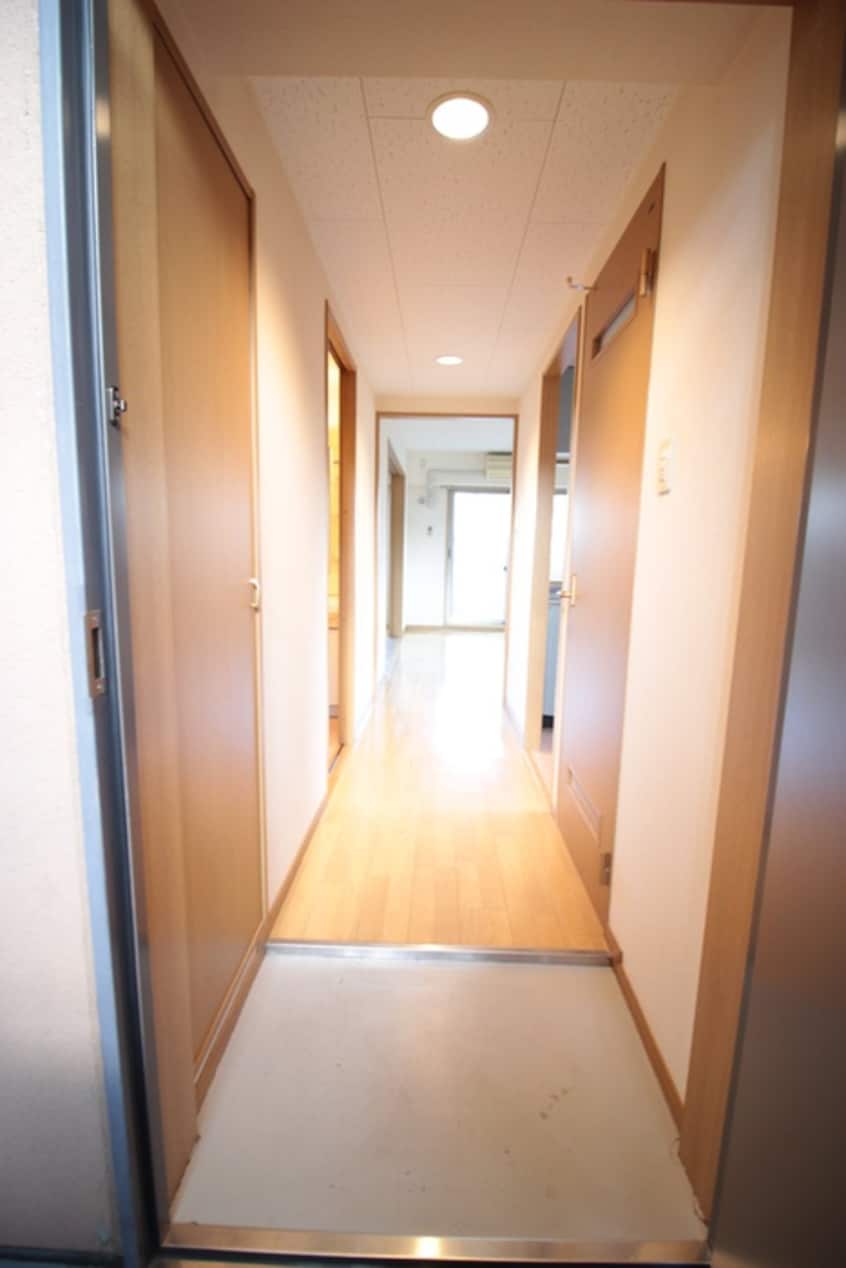 玄関 ラ・シャテロ