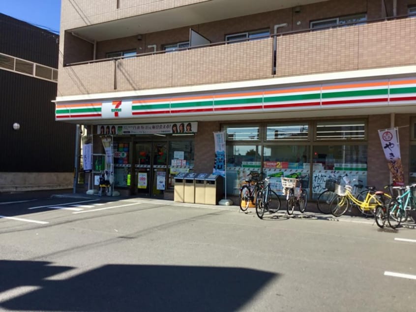 セブンイレブン(コンビニ)まで33m カーサ・フェリーチェ連坊