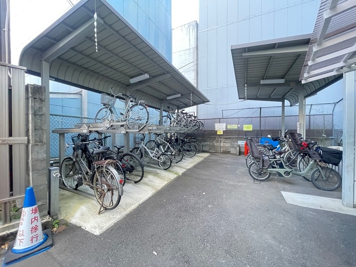 駐輪場 オーロラビル