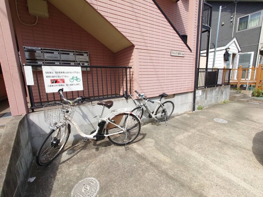 駐輪場 フォレスト連坊弐番館