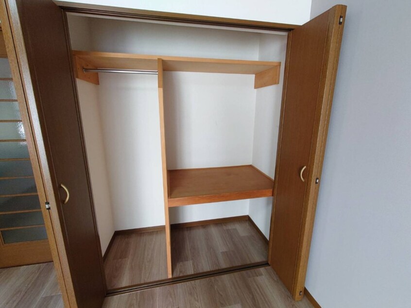 収納 フォレスト連坊弐番館