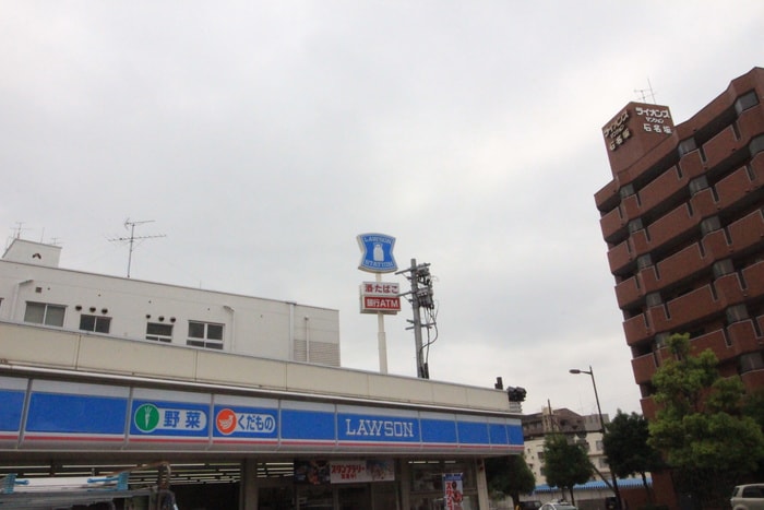 ローソン(コンビニ)まで490m 弓の町ハイツA棟