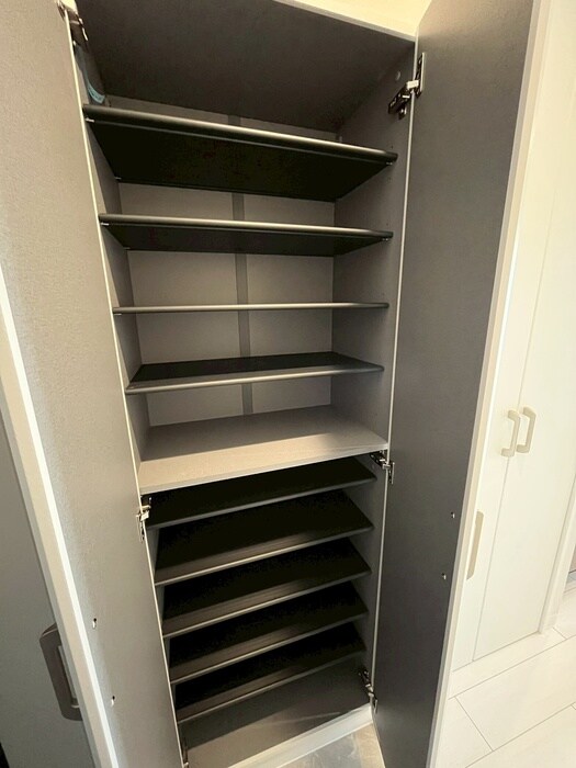 靴箱 Brighton East