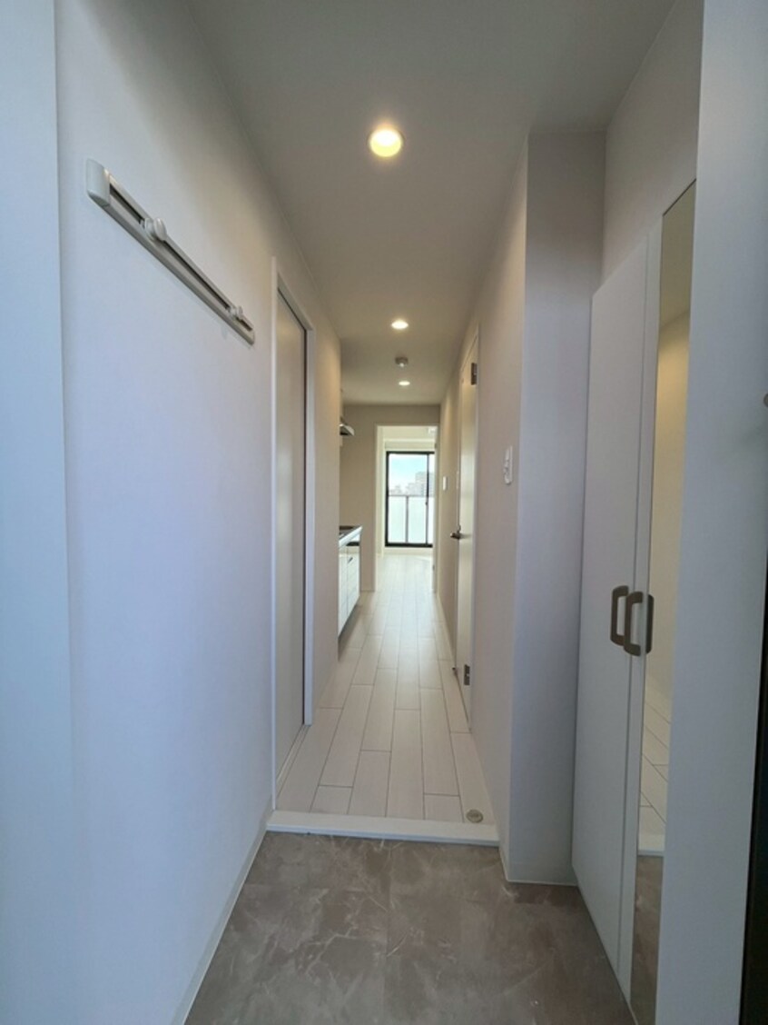 廊下 Brighton East