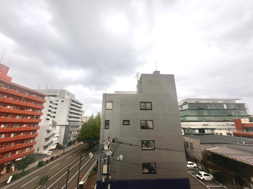 室内からの展望 MFPRコート晩翠通り