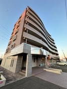 グランウィングの外観