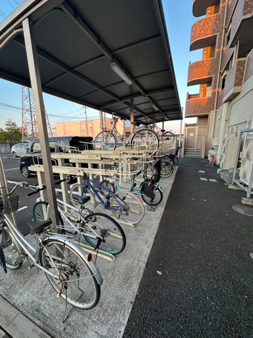 駐輪場 グランウィング