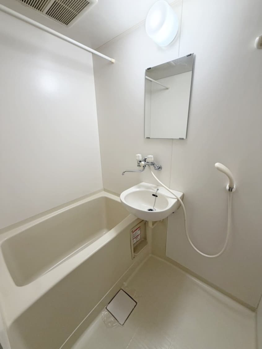 バス／シャワールーム等 ノ－ブルカ－サ川平