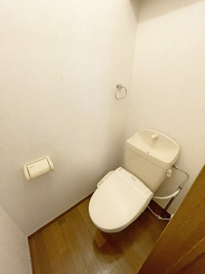 トイレ ノ－ブルカ－サ川平