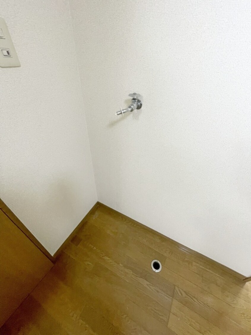 洗濯機置場 ノ－ブルカ－サ川平