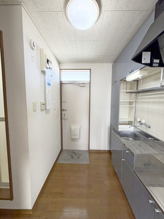 玄関 ノ－ブルカ－サ川平