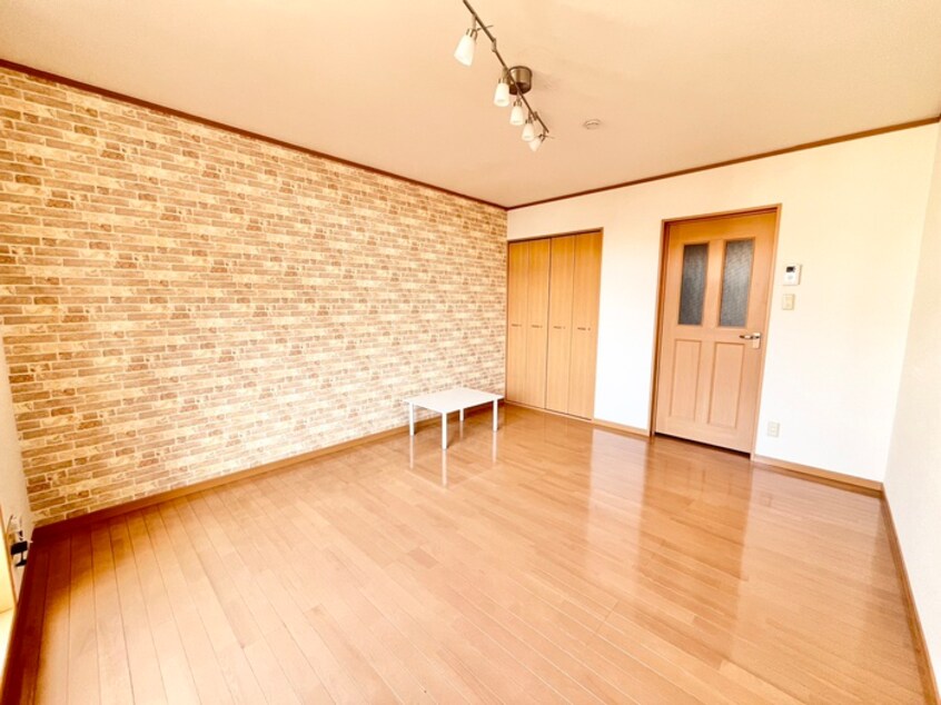 ロフト エクレール千代田町B