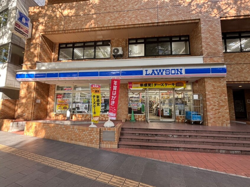 ローソン 仙台大町二丁目店(コンビニ)まで10m ﾗｲｵﾝｽﾞﾏﾝｼｮﾝ青葉通(407)
