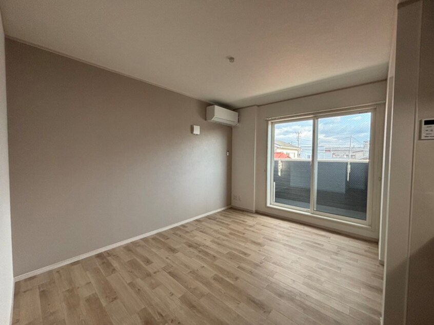 居室 Meridian吉岡弐番館