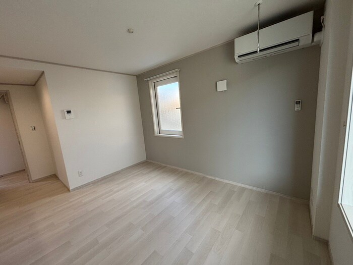 居室 Meridian吉岡弐番館