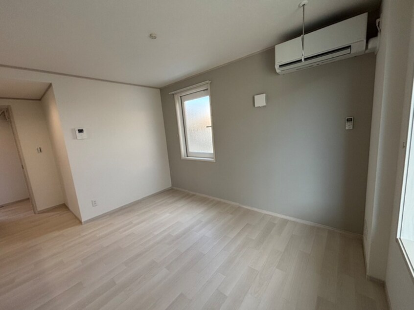 居室 Meridian吉岡弐番館