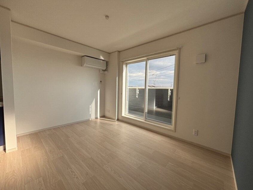 居室 Meridian吉岡弐番館