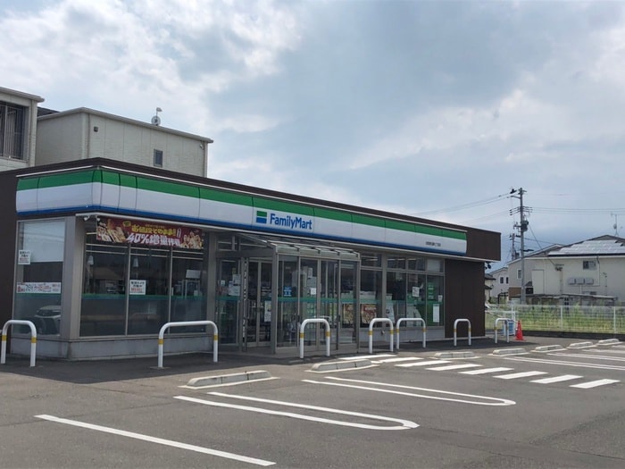 ファミリーマート美田園７丁目店(コンビニ)まで61m スターライトB
