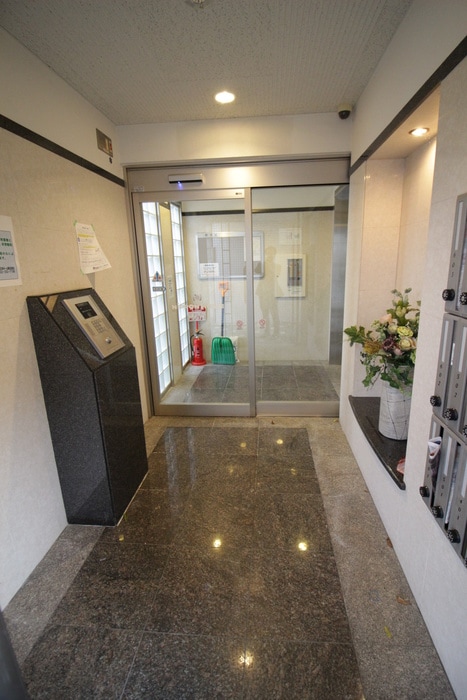 エントランス部分 パルテノン新田東