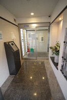 エントランス部分 パルテノン新田東