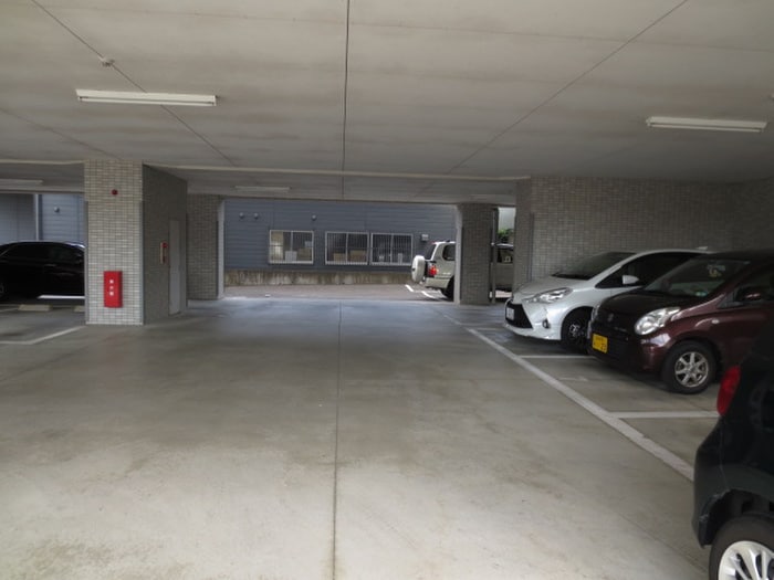 駐車場 サンシ－ブル八乙女