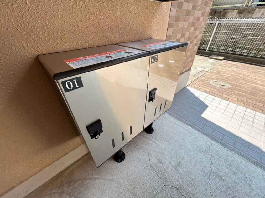 建物設備 マイルストーン石名坂