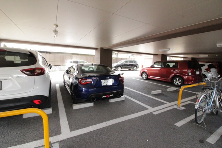 駐車場 フロレセル宮城野