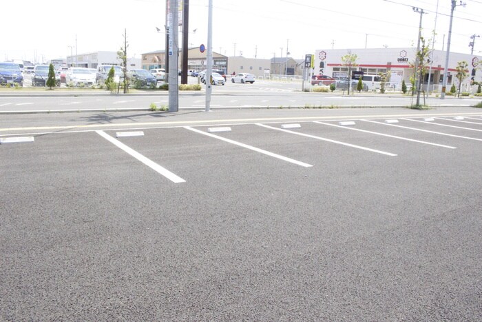 駐車場 メリディアンなないろの里伍番館