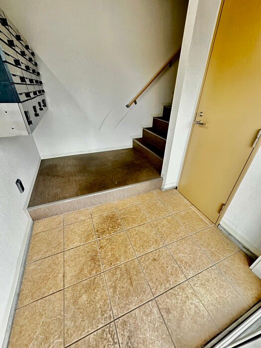 エントランス部分 メリディアン鶴ヶ谷