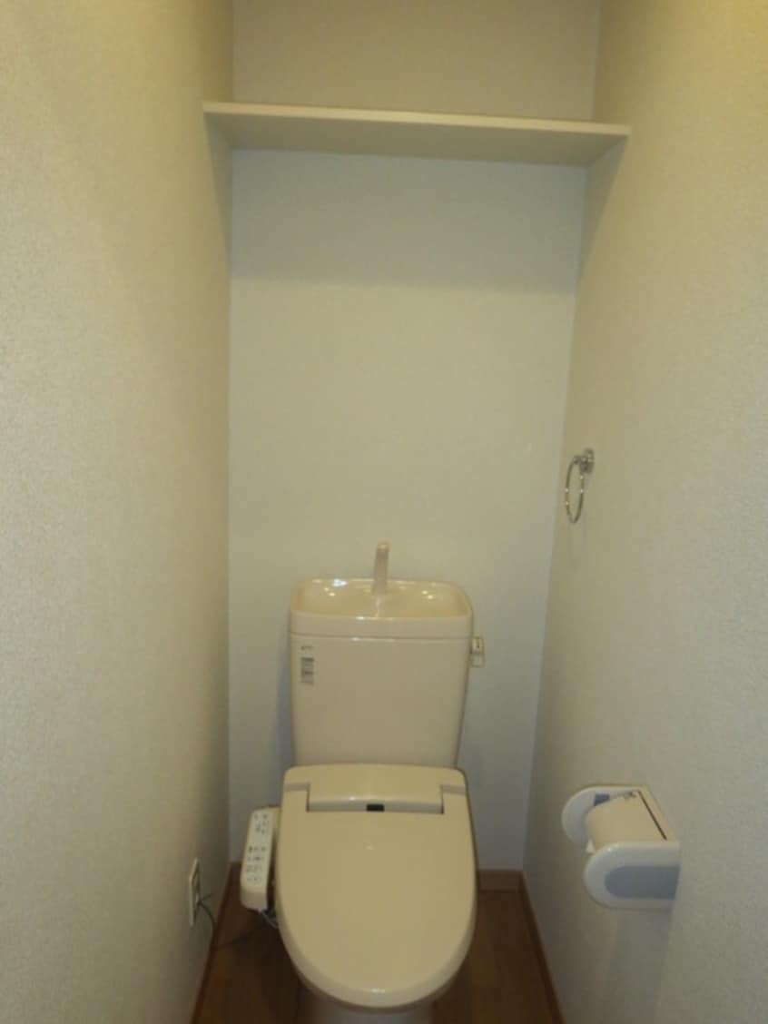 トイレ アヴァンセタウンＤ