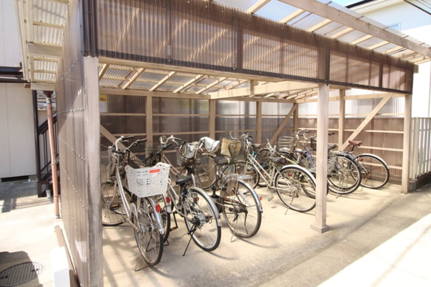 駐輪場 大泉アパ－トC棟