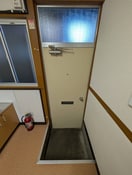 玄関 大泉アパ－トC棟