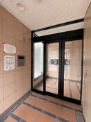エントランス部分 アネ－ロ泉中央
